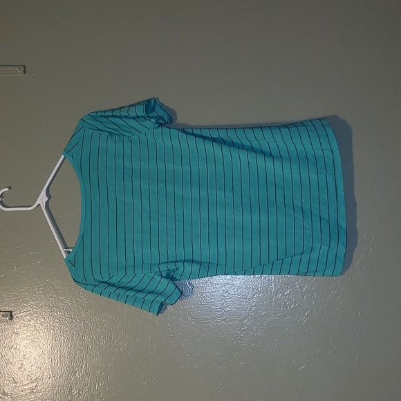 Three Dots Pocket Tunic Length Tee - Picture 3 of 4